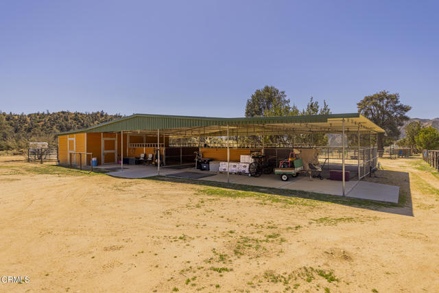 29441 Maricopa Highway, Maricopa CA: https://media.crmls.org/mediaz/993307bf-d7d3-4a46-81be-4bc260e3e332.jpg