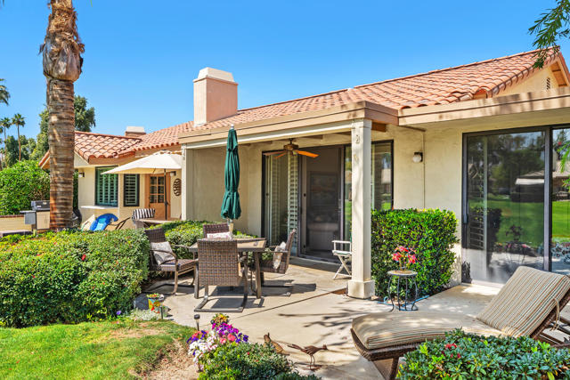265 Calle Del Verano, Palm Desert CA: https://media.crmls.org/mediaz/9933257b-75ed-413e-9b57-e4696ec8d8a3.jpg