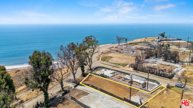 15419 Via De Las Olas, Pacific Palisades CA: https://media.crmls.org/mediaz/993327b8-69b5-4c93-b660-49ef055fa7f6.jpg
