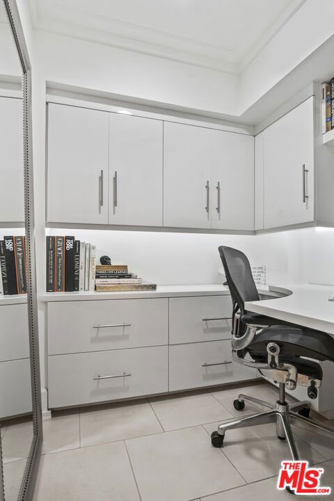 1230 Horn Avenue, West Hollywood CA: https://media.crmls.org/mediaz/99335463-151e-4bca-900e-f2453c9f41ff.jpg