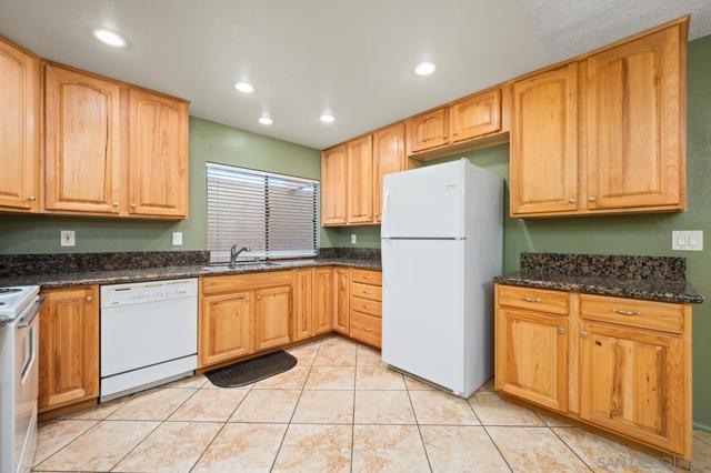 5948 Caminito Yucatan, San Diego CA: https://media.crmls.org/mediaz/99336f34-179d-44cb-8803-818a559f1140.jpg