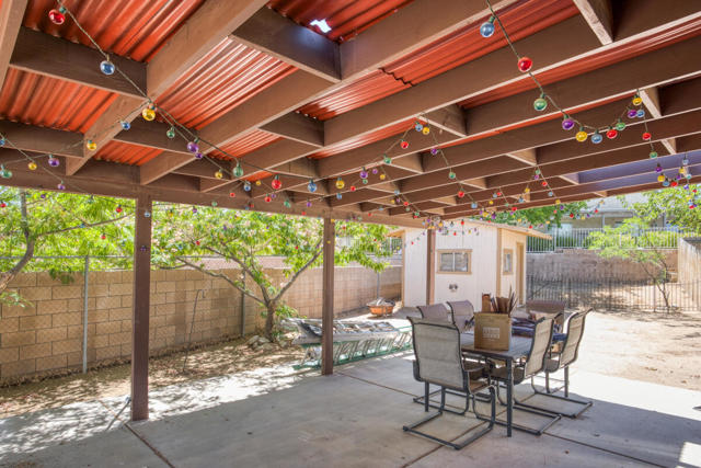 8588 Taft Court, Yucca Valley CA: https://media.crmls.org/mediaz/993384dd-2c2f-4bf7-aa2c-1c07f7f9a5d1.jpg