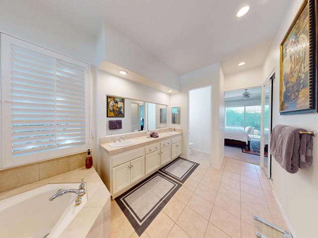 34 Calle La Reina, Rancho Mirage CA: https://media.crmls.org/mediaz/993406e0-57fd-4adb-b280-0a1da191d3f1.jpg