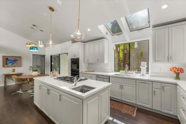 28140 Story Hill Lane, Los Altos Hills CA: https://media.crmls.org/mediaz/99345eac-f0b1-4431-a8ae-97350f7d0d15.jpg