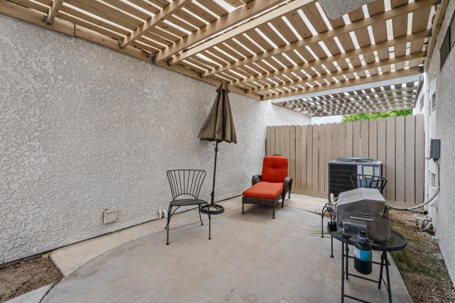 34324 Laura Way, Rancho Mirage CA: https://media.crmls.org/mediaz/99353060-8f08-4bf6-9a1a-ede3123be6bb.jpg