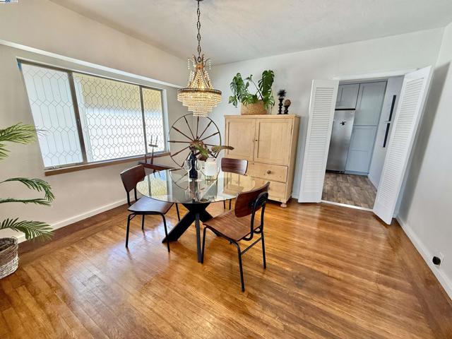 Image 11 of 57 For 574 Lewis Ave