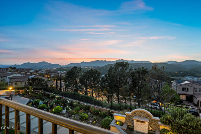 20752 Veneto Way, Porter Ranch CA: https://media.crmls.org/mediaz/993646d4-ed8f-4091-b99d-19fc9a2133e1.jpg