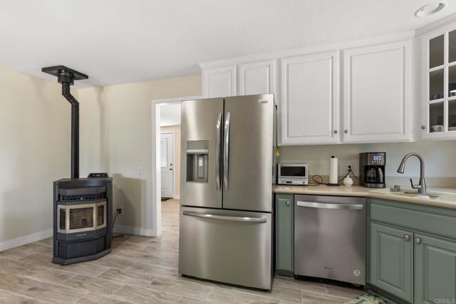 30578 Chihuahua Valley Road, Warner Springs CA: https://media.crmls.org/mediaz/99367603-235c-4c05-928a-20d7683c1543.jpg