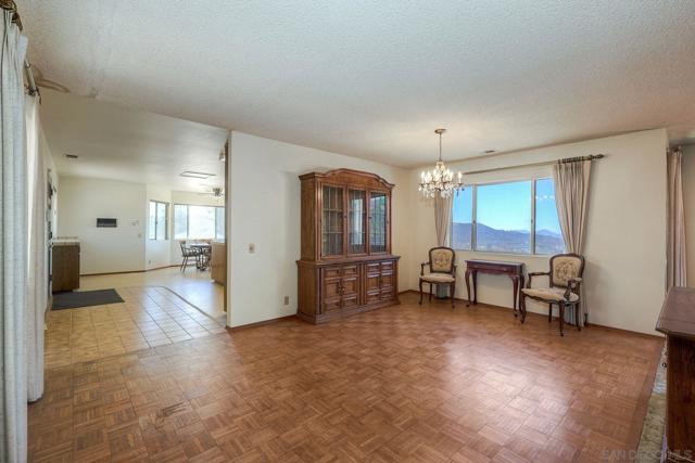 25861 E Old Julian Hwy, Ramona CA: https://media.crmls.org/mediaz/9936793d-7df4-43ef-901c-77ace69c3d47.jpg