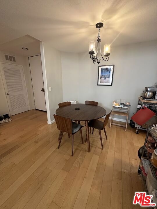 1240 S Corning Street, Los Angeles CA: https://media.crmls.org/mediaz/9936df57-e5d1-4e68-97b4-e24acd62ac02.jpg