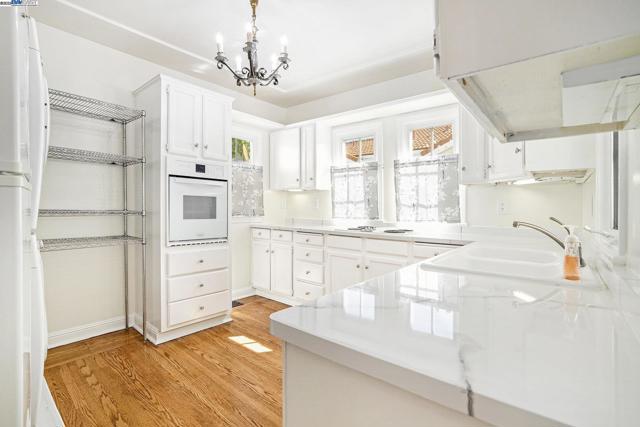 366 Ilo Ln, Danville CA: https://media.crmls.org/mediaz/99371339-c1d3-48c5-9117-bff61124caed.jpg