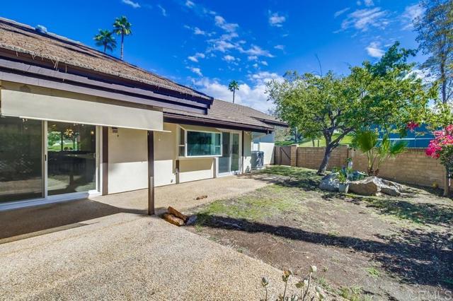 12580 Oaks North Drive, San Diego CA: https://media.crmls.org/mediaz/99375ca3-a607-4d4f-8eb5-bce7668c00e9.jpg