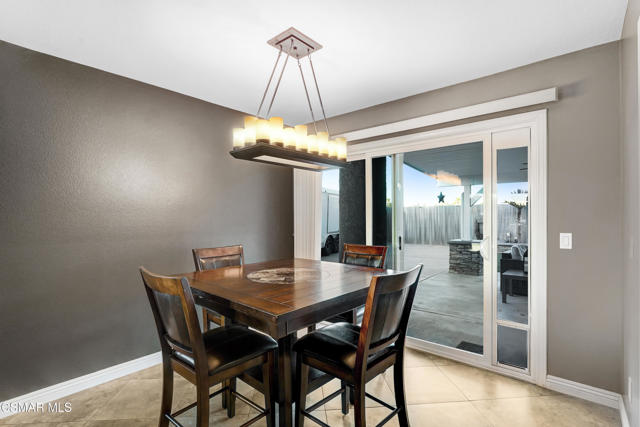 610 Nicole Drive, Newbury Park CA: https://media.crmls.org/mediaz/99377a37-5522-40e8-9d0d-c6d0532fc297.jpg