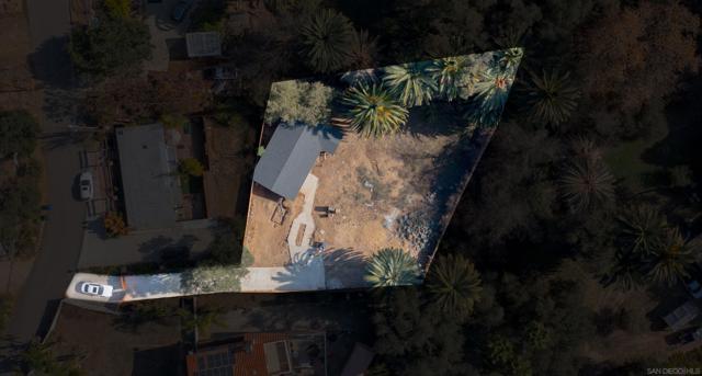 25734 Willow Ln, Escondido CA: https://media.crmls.org/mediaz/9937a169-1215-491f-ac80-5ee175e596a5.jpg