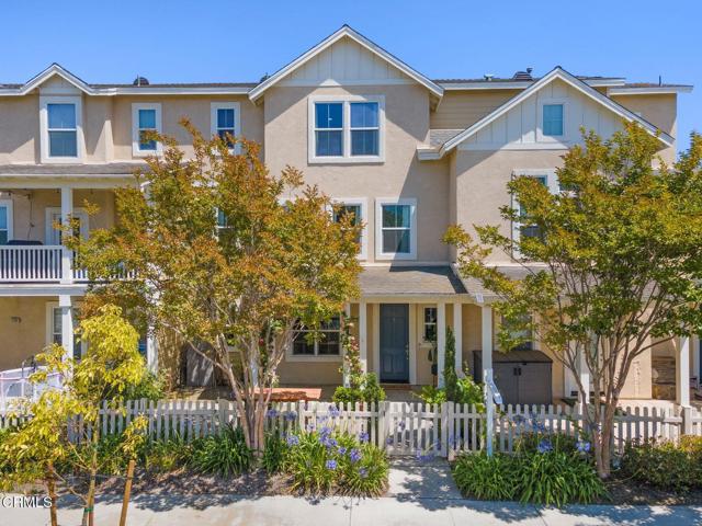3102 N Oxnard Boulevard, Oxnard CA: https://media.crmls.org/mediaz/9937cb8e-caa1-4feb-9e4e-ec6656256b05.jpg