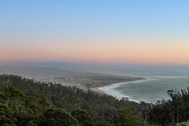 107 Dolphine Avenue, El Granada CA: https://media.crmls.org/mediaz/9938ee6b-225e-44ae-95ba-a9f2d1384241.jpg