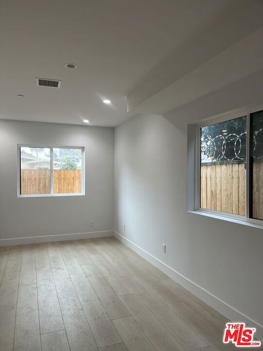212 E 29th Street, Los Angeles CA: https://media.crmls.org/mediaz/993a23e4-c06c-473d-9bfc-b2b9caced85c.jpg