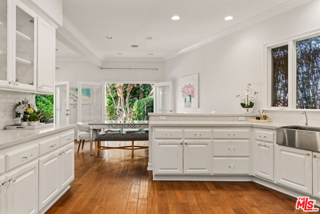 7354 Trask Avenue, Playa del Rey CA: https://media.crmls.org/mediaz/993a642b-2502-4154-9a2c-516717f50051.jpg