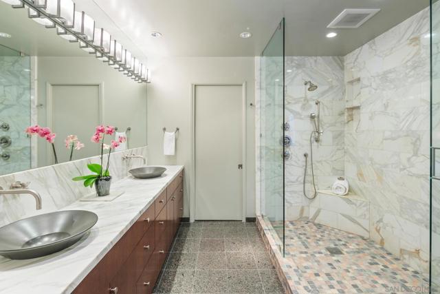 700 Front St, San Diego CA: https://media.crmls.org/mediaz/993a72af-ada6-4abb-bfb7-ae9f2f7dca4f.jpg