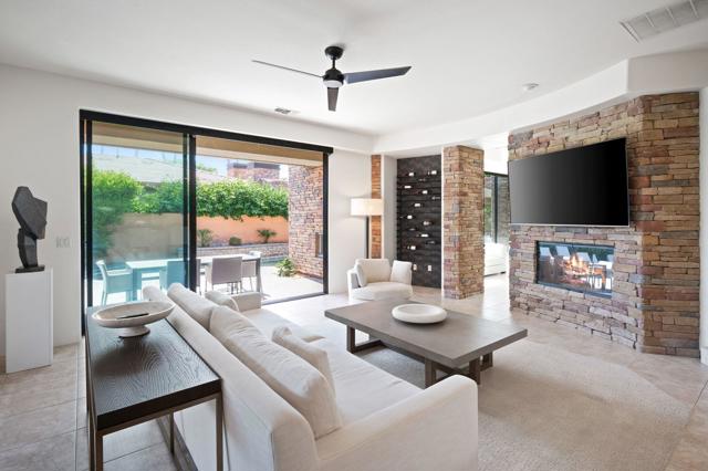 50380 Via Serenidad, La Quinta CA: https://media.crmls.org/mediaz/993a8c18-fc5f-4bab-90bb-46d4b20d7872.jpg