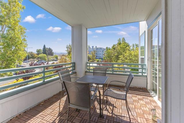 740 Promontory Point, Foster City CA: https://media.crmls.org/mediaz/993a8e96-18ef-4e5b-b39e-ae88ae97482b.jpg