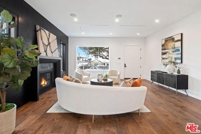 8025 Stewart Avenue, Los Angeles CA: https://media.crmls.org/mediaz/993b6f8b-37c6-49d6-b902-ef463140def5.jpg