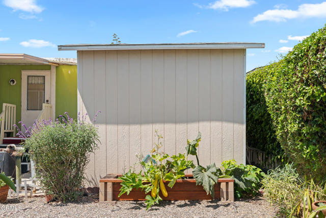 262 Gershwin Lane, Ventura CA: https://media.crmls.org/mediaz/993b97c9-5515-46b1-a618-04217afb6292.jpg