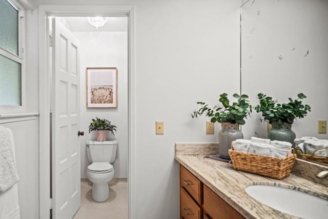10 Wyndemere Vale, Monterey CA: https://media.crmls.org/mediaz/993c82a4-78e5-4f03-8145-3fb930ee480b.jpg