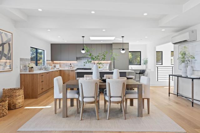 760 Loma Court, Redwood City CA: https://media.crmls.org/mediaz/993cc278-0eab-4637-b769-e997da03950a.jpg