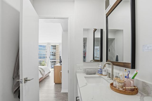 Detail Gallery Image 16 of 32 For 1730 Avenida Del Mundo #502,  Coronado,  CA 92118 - 2 Beds | 2 Baths