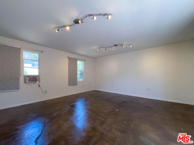 1119 Geneva Street, Glendale CA: https://media.crmls.org/mediaz/993d240f-d52b-4c96-8484-f6637ef0311c.jpg
