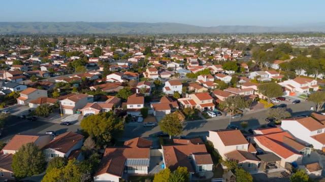 33041 Calistoga Street, Union City CA: https://media.crmls.org/mediaz/993d6ea6-8139-4c87-b80a-b5ac5cc91403.jpg