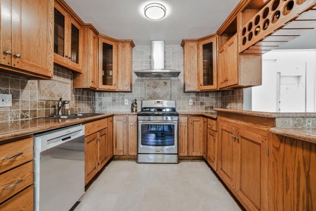 1320 Windermere Avenue, Menlo Park CA: https://media.crmls.org/mediaz/993d8f10-3b07-4377-a0d1-340e049a55a1.jpg