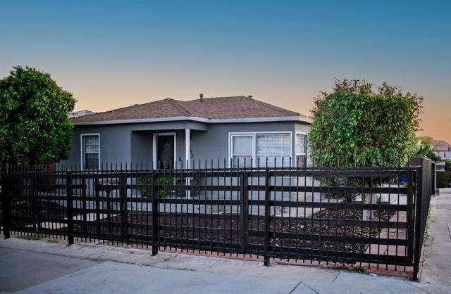 4092 Winona Ave, San Diego CA: https://media.crmls.org/mediaz/993dd980-6a68-4f04-a622-3e68f3b3ffc6.jpg