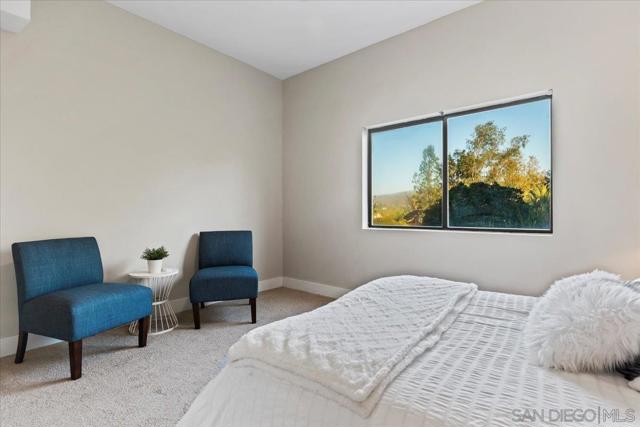16310 Oak Springs Dr, Ramona CA: https://media.crmls.org/mediaz/993e23e8-a28a-4d4c-8d82-fae6449cd79b.jpg