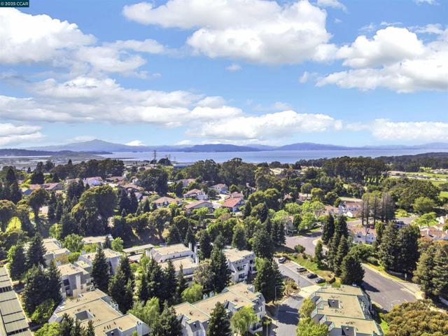 411 Summer Ln, Richmond CA: https://media.crmls.org/mediaz/993e267b-dd9b-4838-8b4d-a6868d4f2410.jpg