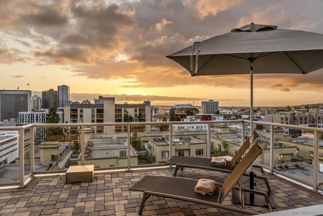 850 Beech St, San Diego CA: https://media.crmls.org/mediaz/993e6a3c-2f0c-4f3a-b6c8-116ab60712d8.jpg