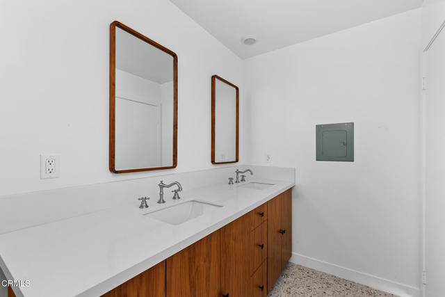 Detail Gallery Image 15 of 34 For 40851 Bob Hope Dr, Rancho Mirage,  CA 92270 - 3 Beds | 3 Baths