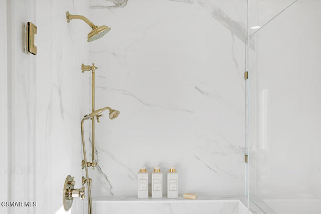 1228 S Westlake Boulevard, Westlake Village CA: https://media.crmls.org/mediaz/993ee4a3-2326-4296-8619-791ac1c88a60.jpg