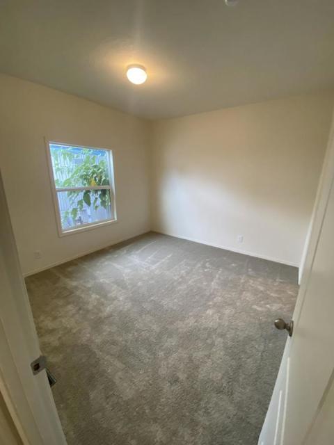 Image 5 of 21 For 99 Marigold Avenue