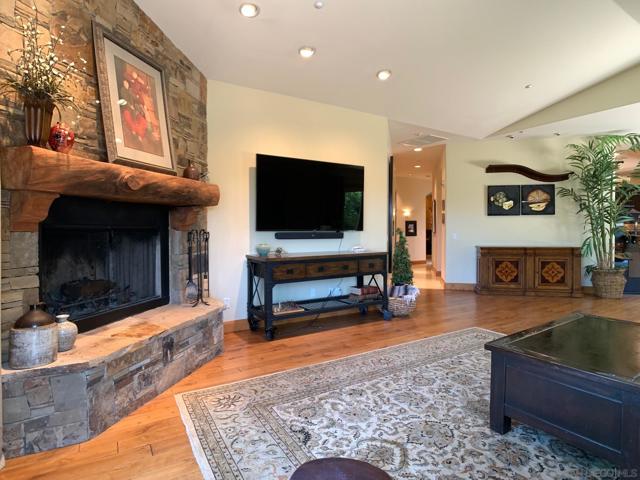 1445 Terracita Ln, Alpine CA: https://media.crmls.org/mediaz/993f1423-436a-43c7-b899-32b3ccf89e5e.jpg