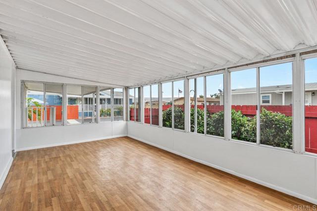2950 Iris Ave, San Diego CA: https://media.crmls.org/mediaz/994025a0-e595-4300-a000-514eda75df83.jpg