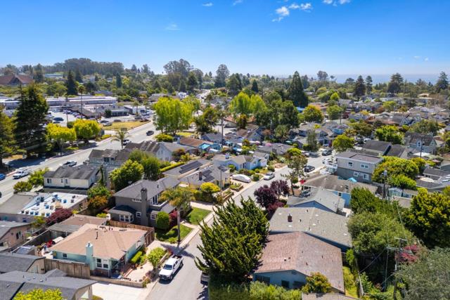 720 Gilroy Drive, Capitola CA: https://media.crmls.org/mediaz/99404d2a-cbdc-4af4-8c18-0d4d73640c11.jpg