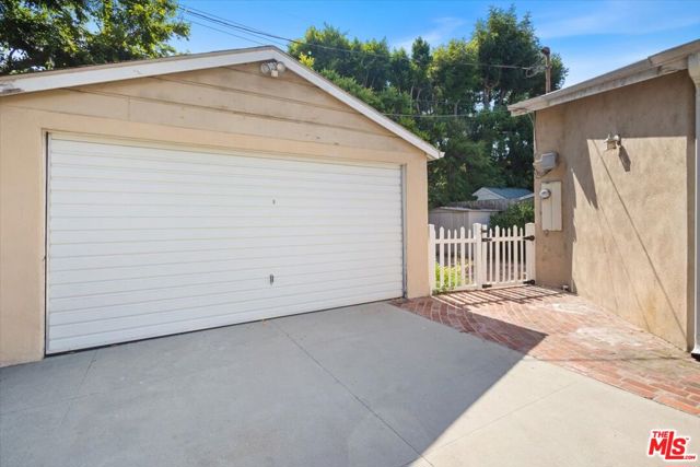 4210 Alcove Avenue, Studio City CA: https://media.crmls.org/mediaz/9940abab-0893-44ff-b77d-7bb94b8c0dcd.jpg