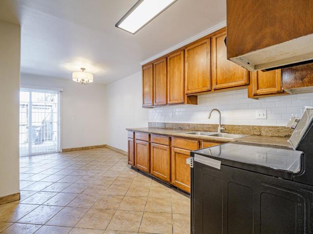 914 Acosta Plaza, Salinas CA: https://media.crmls.org/mediaz/9940c785-3a67-4be2-a39a-7fd4f66692ef.jpg