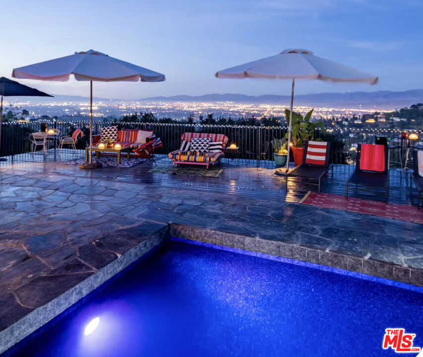 8147 Mulholland Terrace — Contemporary