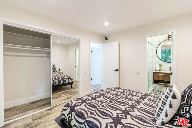 28374 Rey De Copas Lane, Malibu CA: https://media.crmls.org/mediaz/99417287-ea4e-4e4b-b1fe-5e9fd8c0128c.jpg