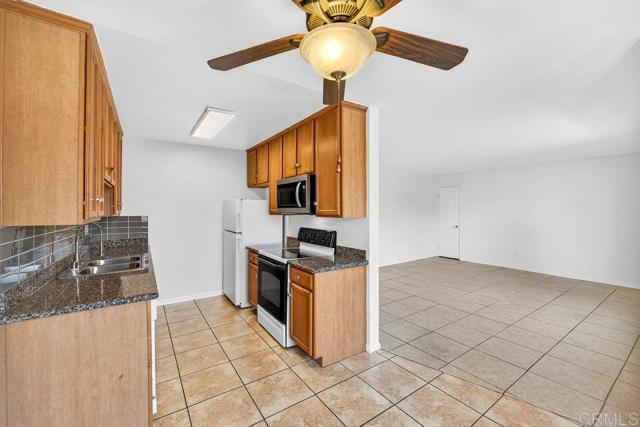 Detail Gallery Image 7 of 41 For 505 E Madison Ave #92,  El Cajon,  CA 92020 - 2 Beds | 1/1 Baths