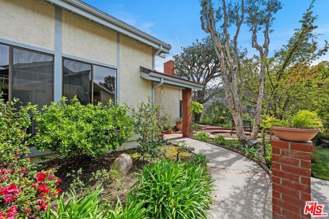 Drew Fenton | 1317 Avenida De Cortez Pacific Palisades CA | MLS: 7117370