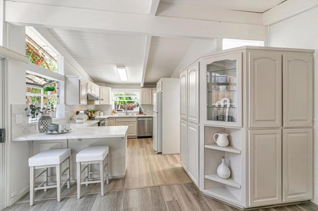 3845 Corina Way, Palo Alto CA: https://media.crmls.org/mediaz/99422d3b-2aa7-4632-818b-ec8557f6bfd3.jpg
